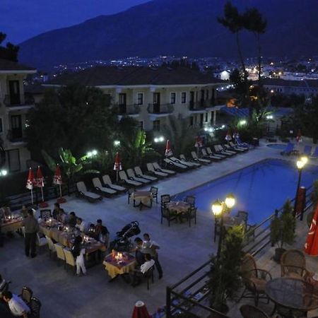 Grove Hotel 올루데니스 외부 사진