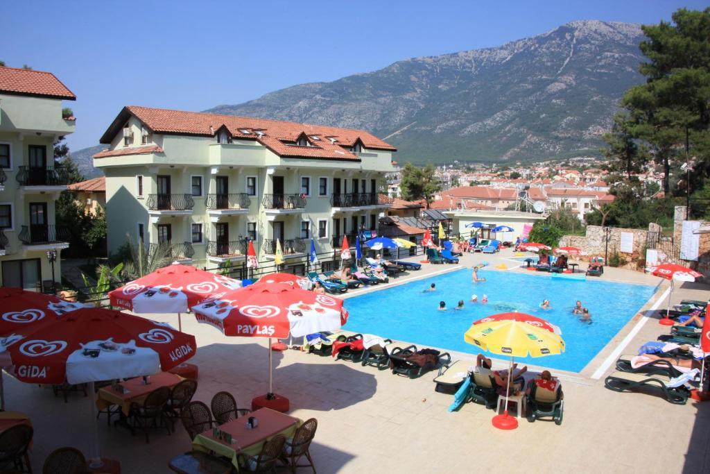 Grove Hotel 올루데니스 외부 사진