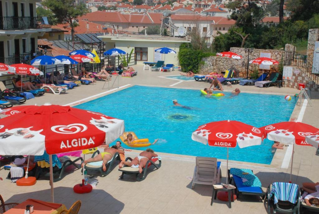 Grove Hotel 올루데니스 외부 사진