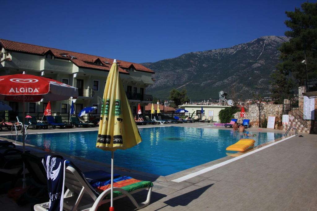 Grove Hotel 올루데니스 외부 사진