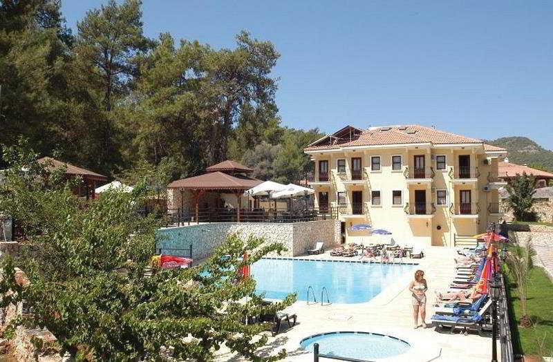 Grove Hotel 올루데니스 외부 사진