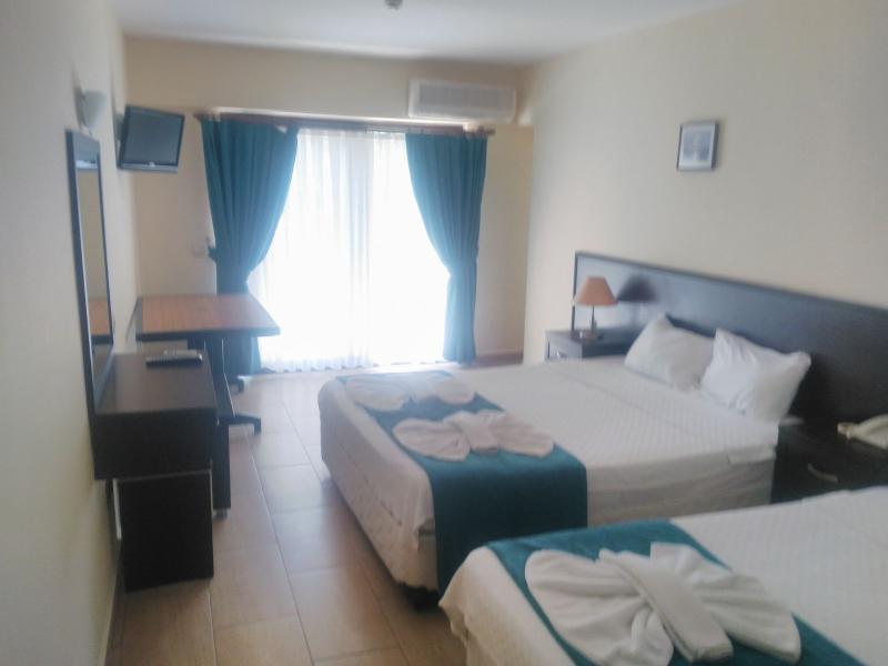 Grove Hotel 올루데니스 외부 사진