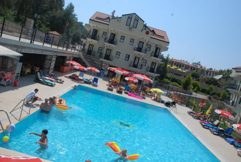 Grove Hotel 올루데니스 외부 사진