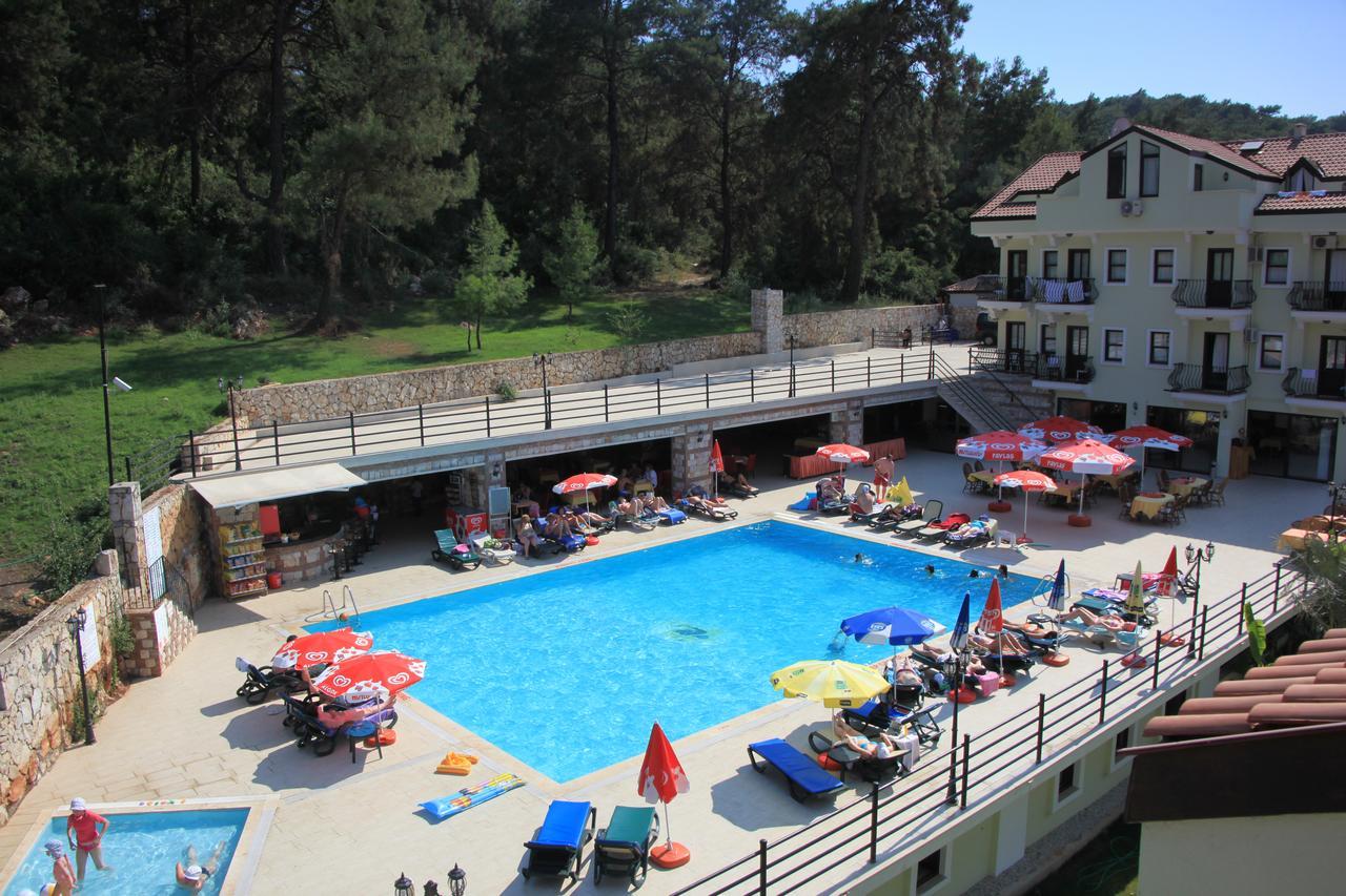 Grove Hotel 올루데니스 외부 사진