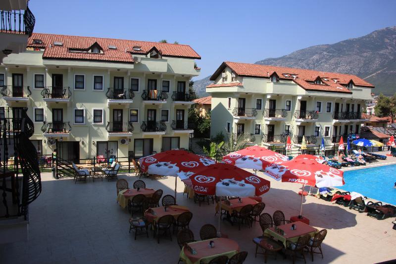 Grove Hotel 올루데니스 외부 사진