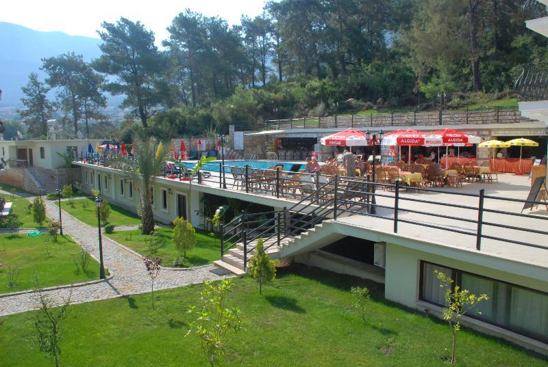 Grove Hotel 올루데니스 외부 사진